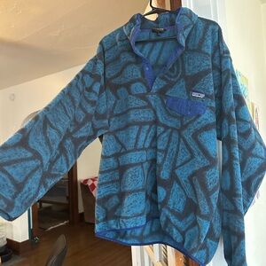 Patagonia Teal and Black Fleece Pullover